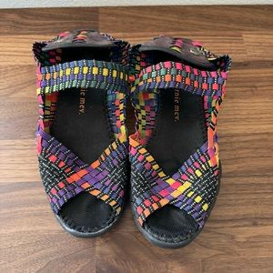 Bernie Mev. Comfi Sandles - Size EU 35 / US 5